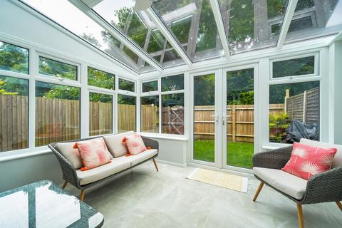 8 Baird Drive, Wood Street Village, Guildford, GU3 3EF