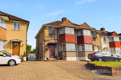 35 Leatherhead Road, Chessington, KT9 2HN