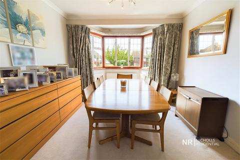 35 Leatherhead Road, Chessington, KT9 2HN