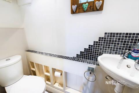 35 Leatherhead Road, Chessington, KT9 2HN