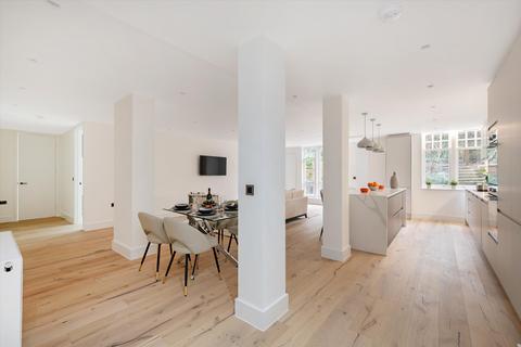 2 bedroom flat for sale, Frognal Rise, London, NW3.