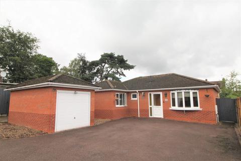 2 bedroom detached bungalow to rent, Queens Drive, Leicester LE19