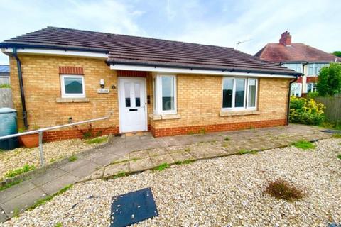 2 bedroom detached bungalow for sale, Drinkwater View, Newport. NP20 3GQ