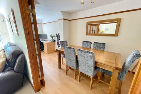 32 Dordon Close, Shirley, Solihull, B90 1AH