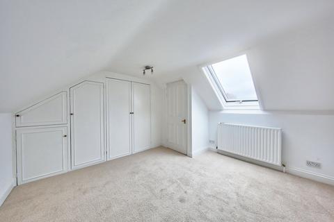 2 bedroom maisonette to rent, Northcote Road, London, London, SW11