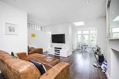 2 bedroom flat to rent, St Marys Road, Golders Green, London, NW11
