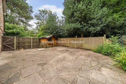 11 Coniscliffe Close, Chislehurst, BR7 5NW