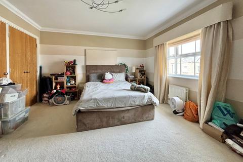4 Waterside Avenue, Beckenham, BR3 3GJ