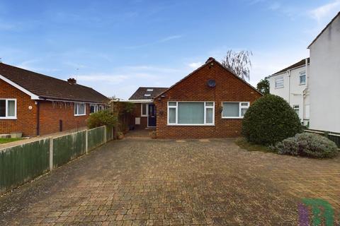 2 bedroom detached bungalow for sale, Theydon Avenue, Milton Keynes MK17