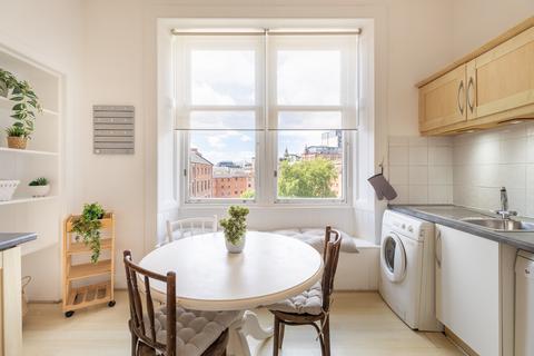 Flat 14, 119 High Street, Glasgow, G1 1PH