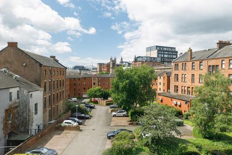 Flat 14, 119 High Street, Glasgow, G1 1PH