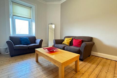 3 bedroom flat to rent, Crow Road, Glasgow G11