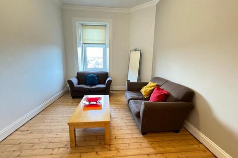 3 bedroom flat to rent, Crow Road, Glasgow G11
