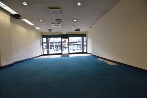 Retail property (high street) to rent, Midgate, City Centre, Peterborough, PE1