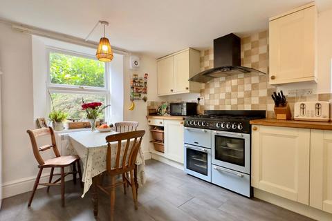 3 Trefrew Road, Camelford, PL32 9TP