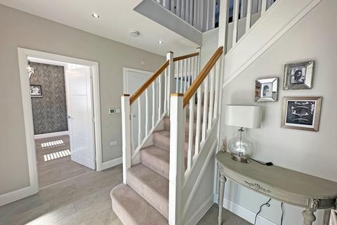 17 Hastings Close, Wythall, Birmingham, B47 6AW