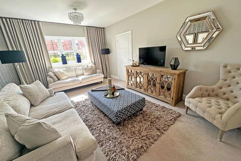 17 Hastings Close, Wythall, Birmingham, B47 6AW