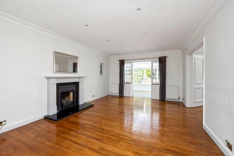 4 bedroom detached house to rent, Esher Place Avenue, Esher, Surrey, KT10