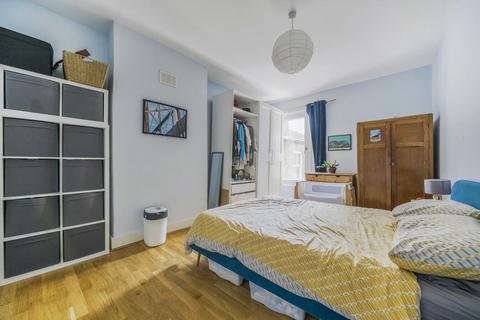 2 bedroom flat for sale, Wallbutton Road, Brockley