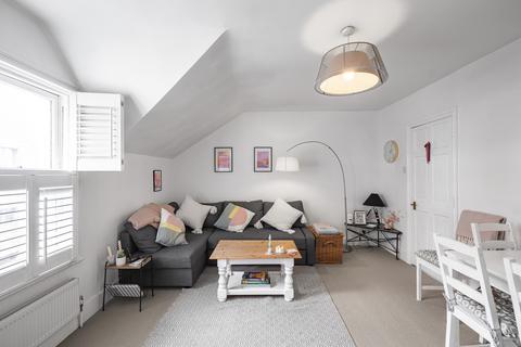 1 bedroom flat for sale, Comyn Road, London, SW11