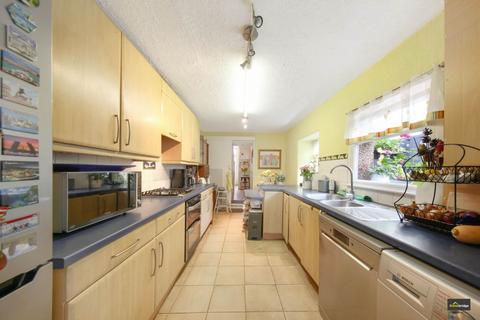 3 bedroom terraced house for sale, Kings Road, Upton Park, E6 1DY