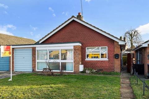 3 bedroom bungalow for sale, Carterton,  Oxfordshire,  OX18