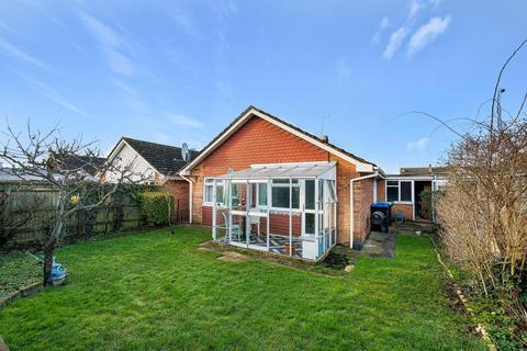 3 bedroom bungalow for sale, Carterton,  Oxfordshire,  OX18