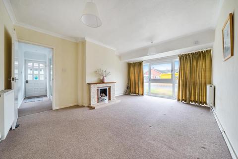 3 bedroom bungalow for sale, Carterton,  Oxfordshire,  OX18