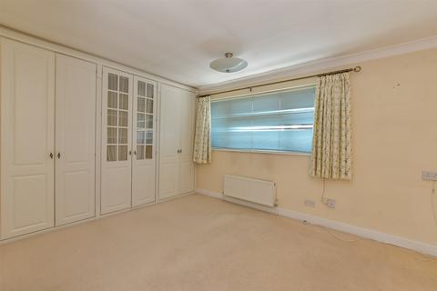 1 Fairfield, Ingatestone, CM4 9ER