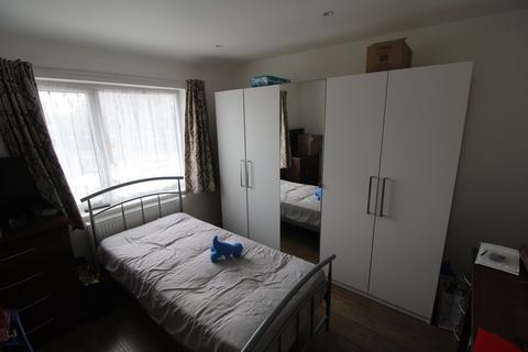 3 bedroom semi-detached house to rent, Hibbert Road, Harrow, HA3