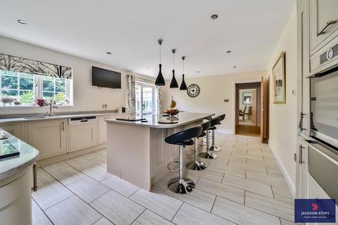 5 bedroom detached house for sale, Pagnell Court, Wootton, Northampton, Northamptonshire, NN4