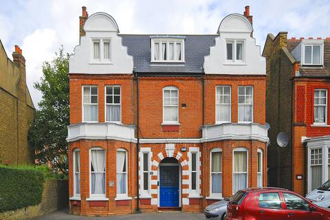 3 bedroom flat to rent, Madeley Road, Ealing Broadway, London, W5
