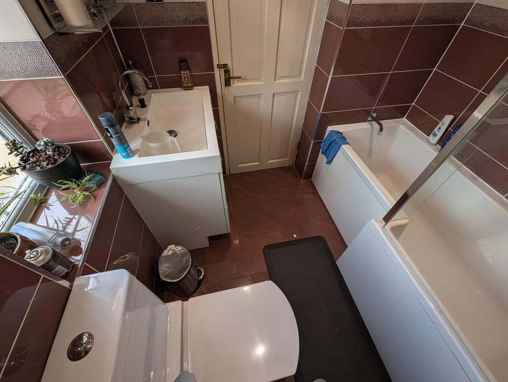 Family Bathroom Suite