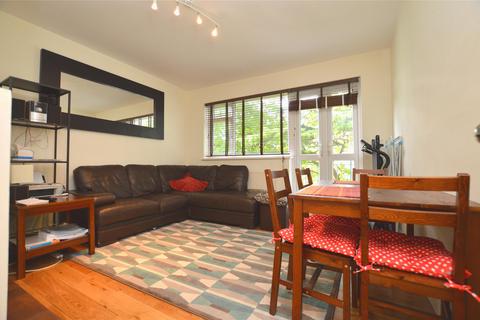 2 bedroom apartment for sale, Smithwood Close, London SW19