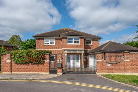 5 bedroom detached house to rent, Heath Mead, Wimbledon, London, SW19