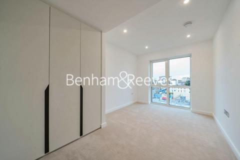 2 bedroom apartment to rent, Holland House, Parrs Way W6