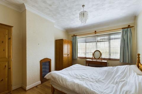 4 bedroom semi-detached house for sale, Overbury Crescent, New Addington, Croydon