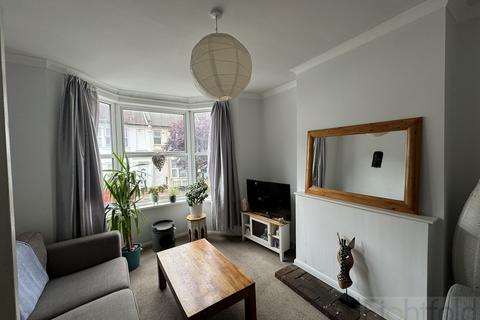 2 bedroom maisonette to rent, Newmarket Road, Brighton