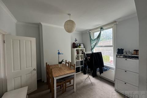 2 bedroom maisonette to rent, Newmarket Road, Brighton