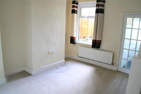 2 bedroom terraced house to rent, Deacon Street, Swindon SN1