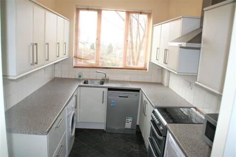 2 bedroom terraced house to rent, Deacon Street, Swindon SN1