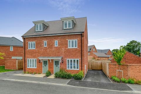 3 bedroom semi-detached house for sale, Payne Drive, Alcester, Warwickshire B49 5FF