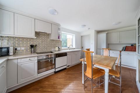 2 Hazelwood Close, London, W5 3JN