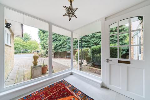 2 Hazelwood Close, London, W5 3JN
