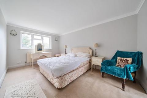 2 Hazelwood Close, London, W5 3JN