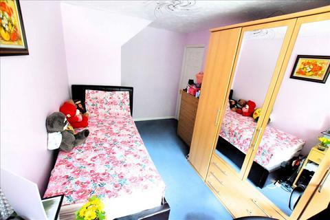 6 Clymping Dene, Feltham, TW14 0JA