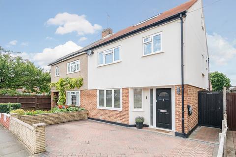 3 Walnut Way, Ruislip, HA4 6TA