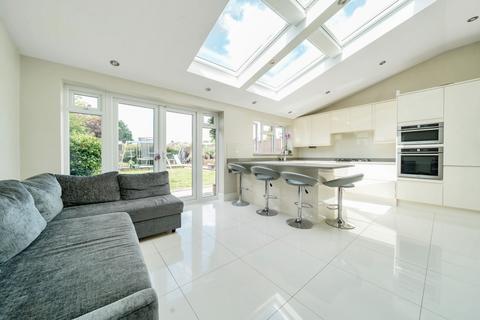 3 Walnut Way, Ruislip, HA4 6TA