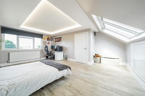 3 Walnut Way, Ruislip, HA4 6TA