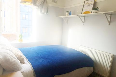 1 bedroom in a flat share to rent, London, WC1X 0EH